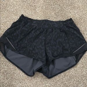 Lululemon hotty toddy shorts  2”